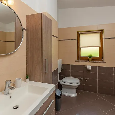 3 Bedroom Gorgeous In Appartement