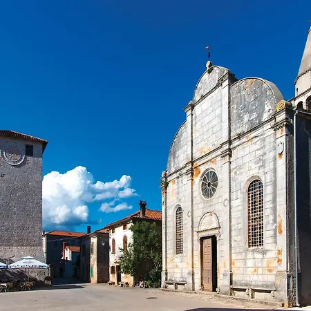 3 Bedroom Gorgeous In Režanci