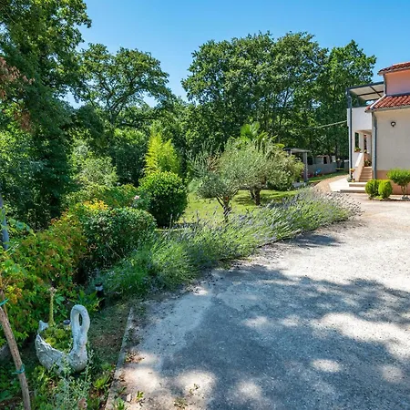 3 Bedroom Gorgeous In * Režanci